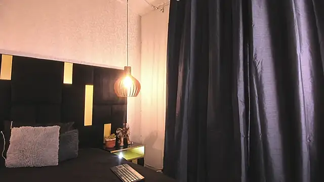 Snapshot of Lucio__Fox chatting on 02/10/26, 11:36 Lucio Fox online show from 02/10/26, 11:36