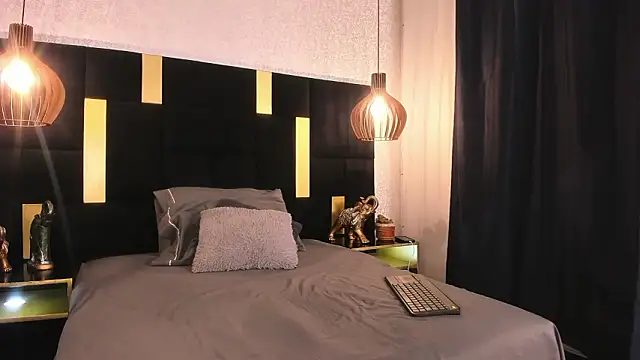 Snapshot of Lucio__Fox chatting on 02/25/26, 11:53 Lucio Fox online show from 02/25/26, 11:53