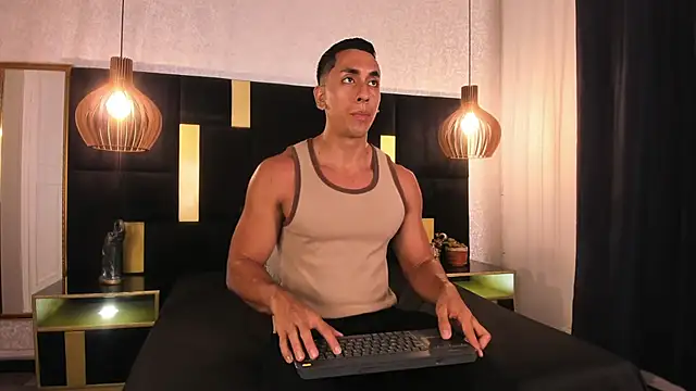 Snapshot of Lucio__Fox chatting on 03/03/26, 11:38 Lucio Fox online show from 03/03/26, 11:38