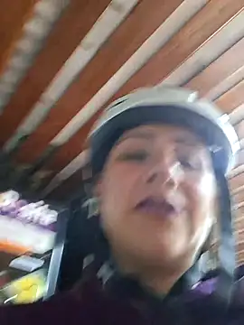 Snapshot of CAROLINE__07 chatting on 09/17/25, 12:18 CAROLINE 07 online show from 09/17/25, 12:18