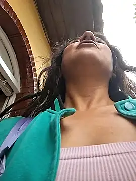 Snapshot of CAROLINE__07 chatting on 10/04/25, 05:22 CAROLINE 07 online show from 10/04/25, 05:22