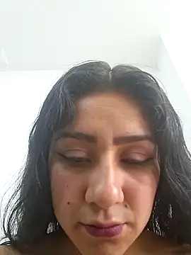 CAROLINE  07 online show from 11/27/25, 12:29