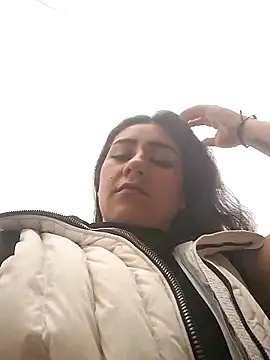 CAROLINE  07 online show from 12/16/25, 08:58