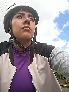 CAROLINE  07 online show from 04/03/26, 07:01