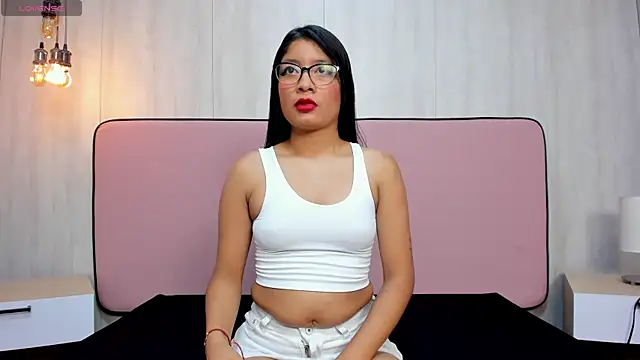 MelanyWayne  online show from 04/08/26, 06:30