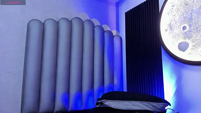  Leohot  online show from 11/23/25, 03:39