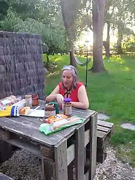 Feelineducentre online show from 09/19/25, 03:56