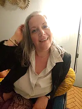 Feelineducentre online show from 02/07/26, 06:11