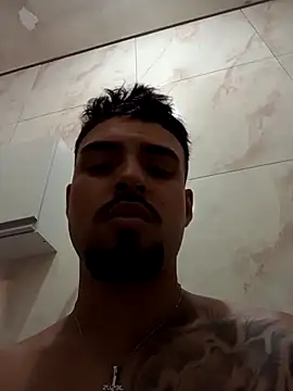 Snapshot of nnyzinho17 chatting on 12/22/25, 04:48 nnyzinho17 online show from 12/22/25, 04:48