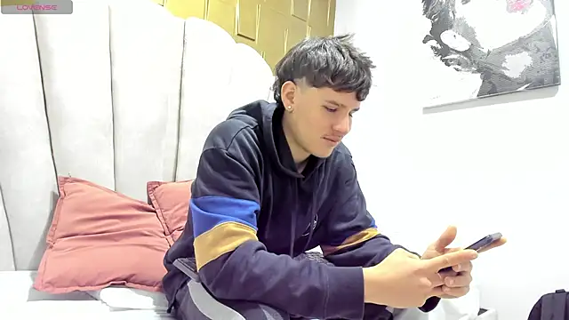 Snapshot of SEXYBOY_VC chatting on 09/17/25, 12:07 SEXYBOY VC online show from 09/17/25, 12:07