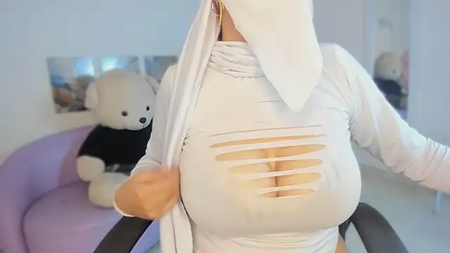 salma isawwii online show from 04/18/26, 05:06