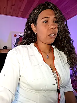 IVONNE COLLINS33 online show from 03/07/26, 08:50