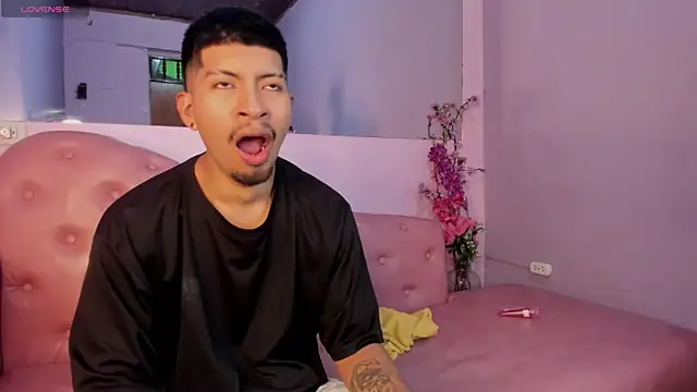 AxelAndJeremy online show from 11/21/25, 03:16