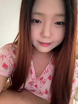 Snapshot of mimi9420 chatting on 05/07/26, 02:44 mimi9420 online show from 05/07/26, 02:44