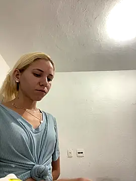 Bruna551 online show from 12/15/25, 09:08