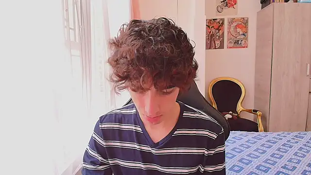 Nude Boy18 online show from 10/28/25, 05:26