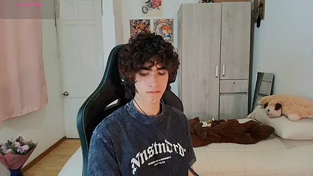 Nude Boy18 online show from 02/06/26, 02:16