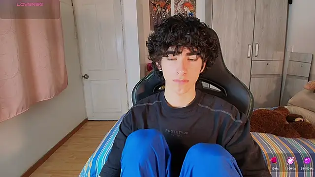 Nude Boy18 online show from 05/06/26, 07:02
