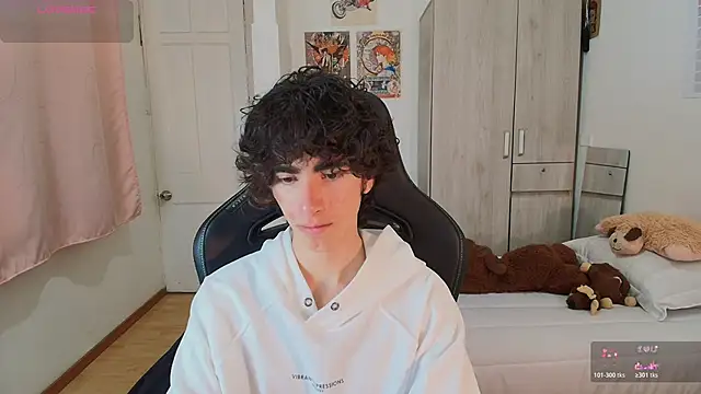 Nude Boy18 online show from 05/22/26, 05:47