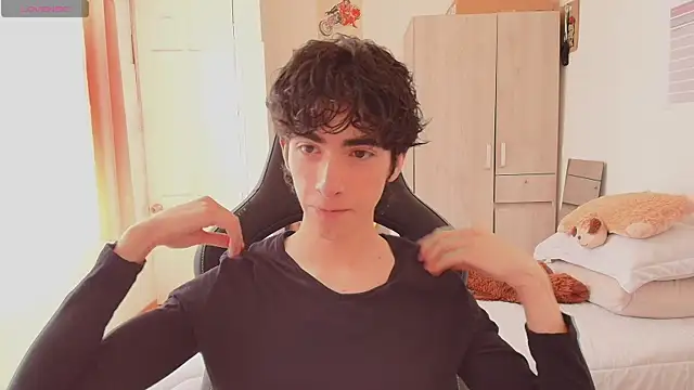 Nude Boy18 online show from 05/27/26, 05:43