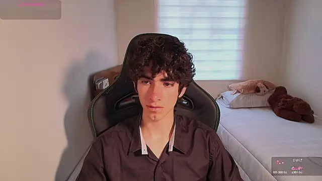Nude Boy18 online show from 06/10/26, 10:08