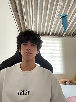 Nude Boy18 online show from 06/24/26, 06:29