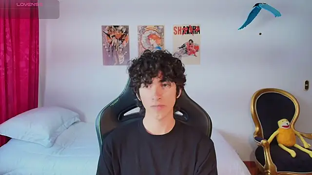Nude Boy18 online show from 07/11/26, 10:33