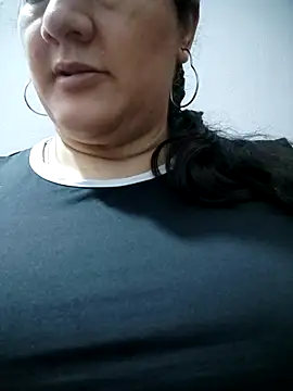 Aisha manzur online show from 11/28/25, 05:04