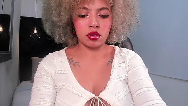 momo ayasse online show from 02/16/26, 03:24