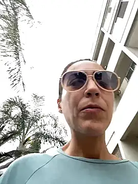 Snapshot of lucioliveira chatting on 05/14/26, 12:45 lucioliveira online show from 05/14/26, 12:45