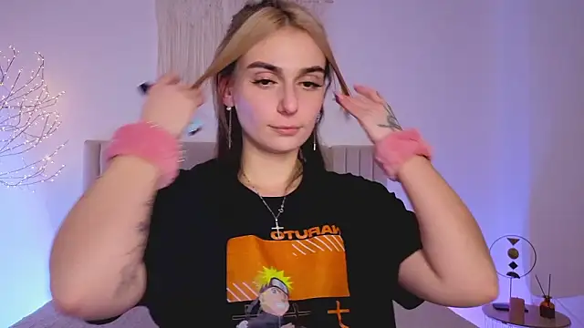 Little mia   online show from 03/15/26, 11:22