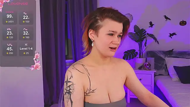 Snapshot of Peach_Avalanche chatting on 10/21/25, 09:04 Peach Avalanche online show from 10/21/25, 09:04