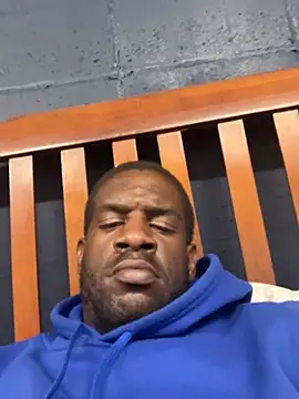 Snapshot of Bama37 chatting on 10/25/25, 08:47 Bama37 online show from 10/25/25, 08:47