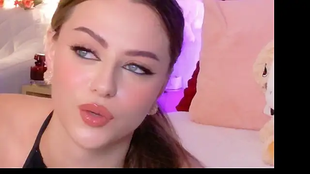 Sienna Voss online show from 10/22/25, 08:41