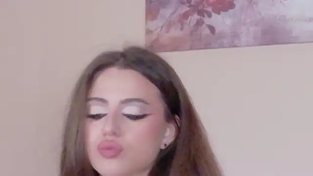 Sienna Voss online show from 04/10/26, 10:47