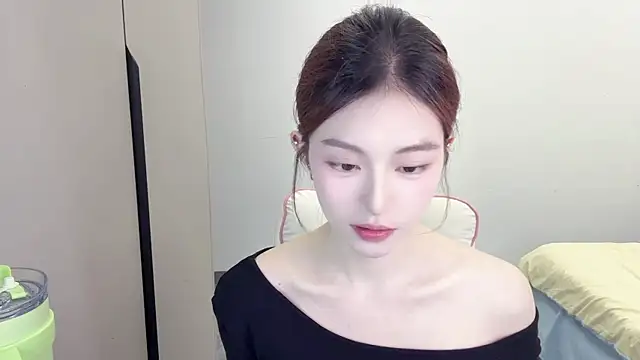 Snapshot of Cookie-oo chatting on 09/20/25, 11:22 Cookie-oo online show from 09/20/25, 11:22