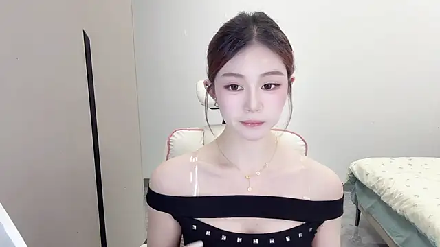 Snapshot of Cookie-oo chatting on 10/03/25, 11:29 Cookie-oo online show from 10/03/25, 11:29