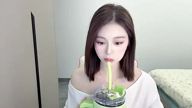 Snapshot of Cookie-oo chatting on 10/27/25, 11:36 Cookie-oo online show from 10/27/25, 11:36