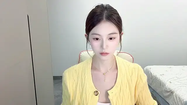 Snapshot of Cookie-oo chatting on 11/01/25, 11:45 Cookie-oo online show from 11/01/25, 11:45