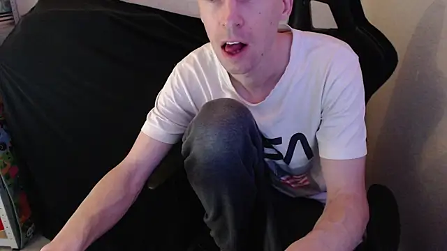 Snapshot of sakiramissy chatting on 02/17/26, 09:21 sakiramissy online show from 02/17/26, 09:21