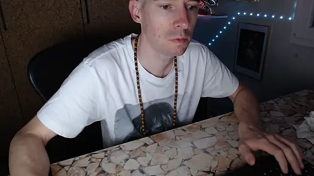 Snapshot of sakiramissy chatting on 03/18/26, 06:49 sakiramissy online show from 03/18/26, 06:49