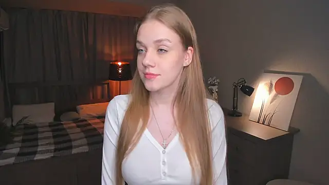 OdellaFrake online show from 09/25/25, 07:50