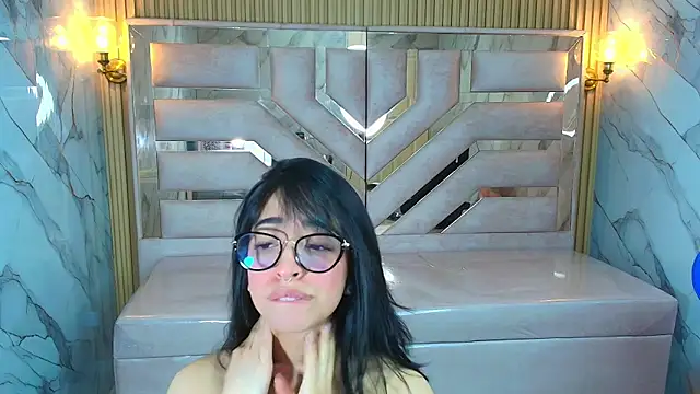 zoe r  online show from 10/10/25, 03:16