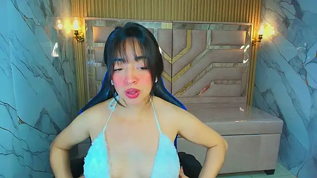 zoe r  online show from 12/19/25, 03:13