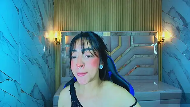 zoe r  online show from 12/20/25, 03:13