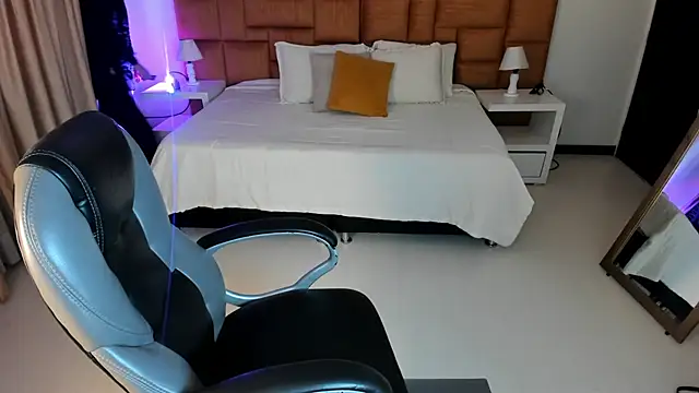 Catti Brie online show from 10/01/25, 11:38