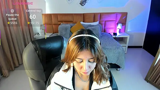 Catti Brie online show from 10/22/25, 11:54