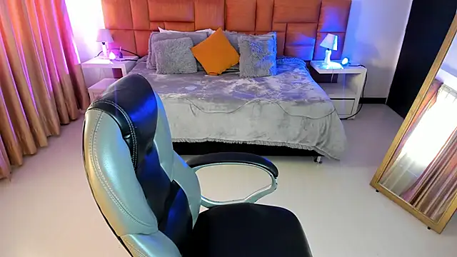 Catti Brie online show from 11/13/25, 11:42