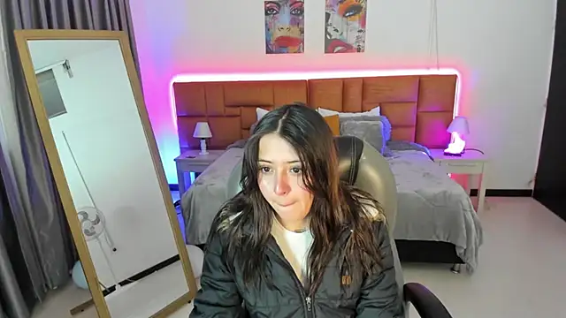 Catti Brie online show from 04/17/26, 11:24