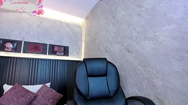 dark  nymph online show from 09/12/25, 12:27